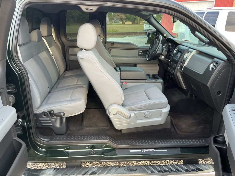 Photo 11 of this FORD F150