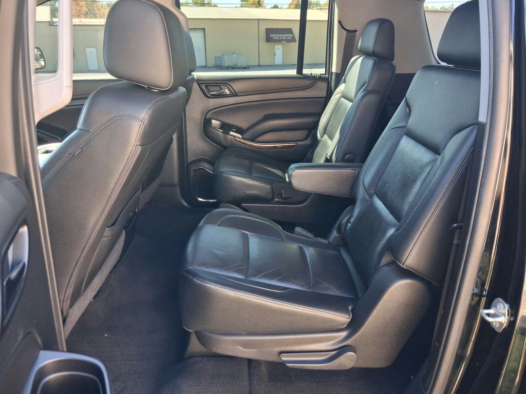 Photo 16 of this CHEVROLET SUBURBAN