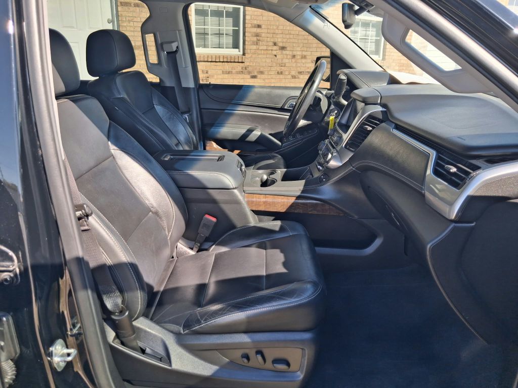 Photo 18 of this CHEVROLET SUBURBAN
