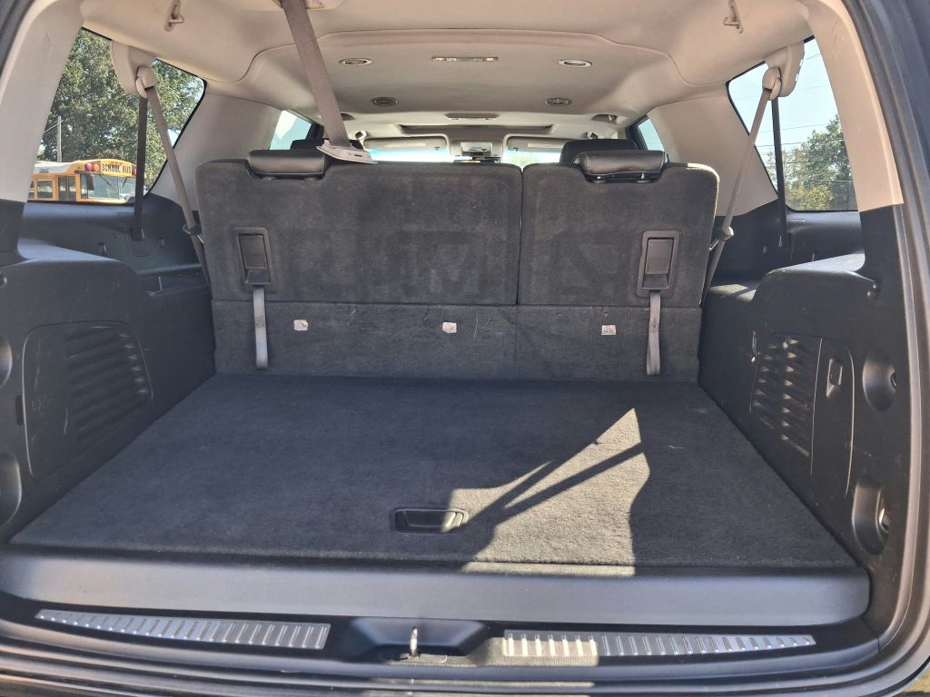 Photo 21 of this CHEVROLET SUBURBAN