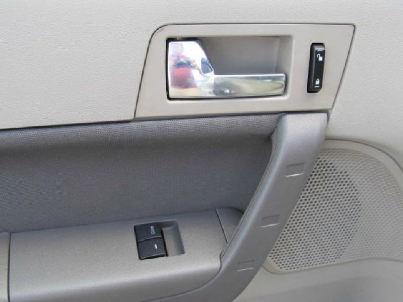 Photo 9 of this FORD FOCUS