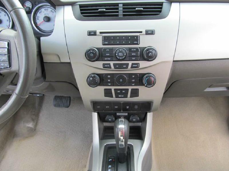 Photo 15 of this FORD FOCUS