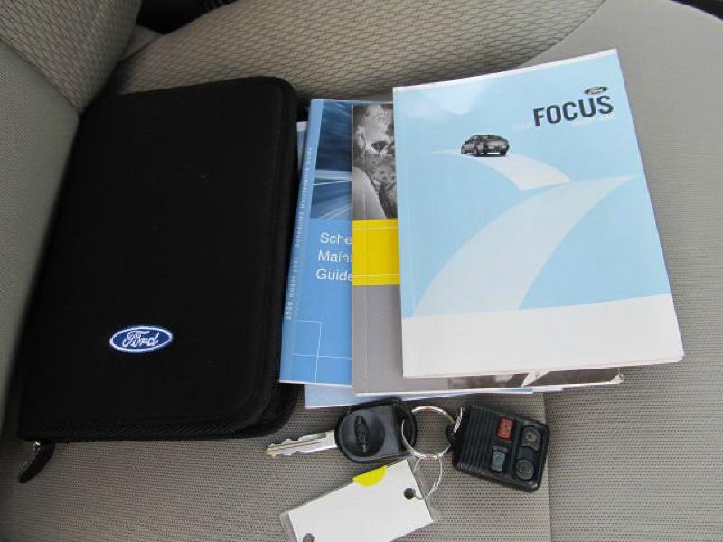 Photo 22 of this FORD FOCUS