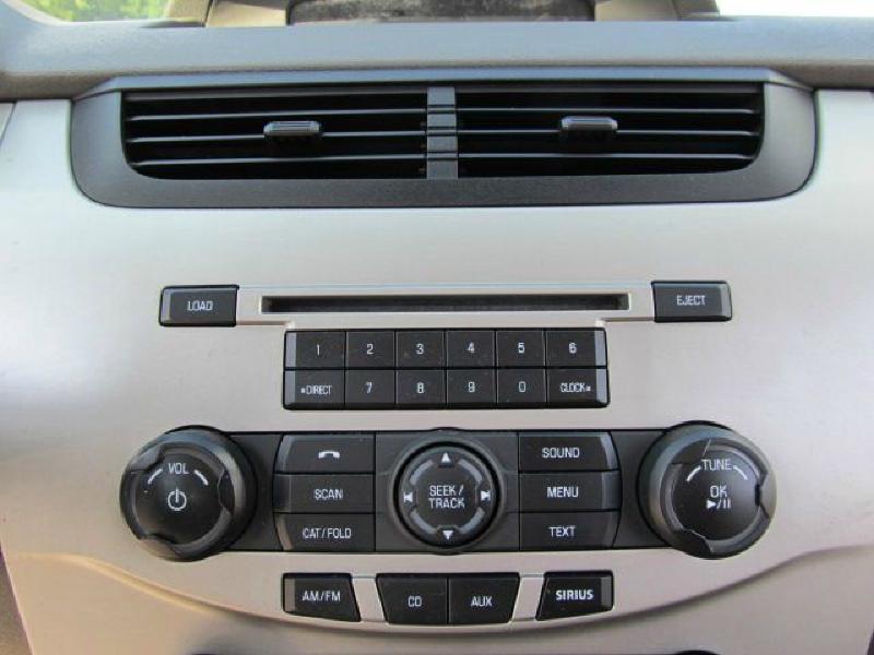 Photo 23 of this FORD FOCUS
