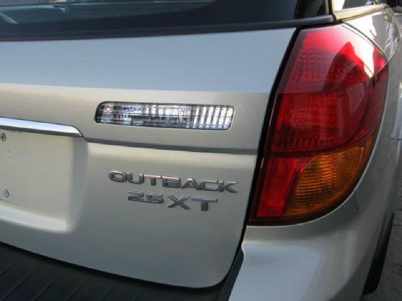 Photo 12 of this SUBARU LEGACY