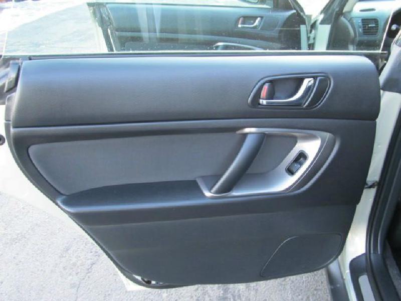 Photo 23 of this SUBARU LEGACY