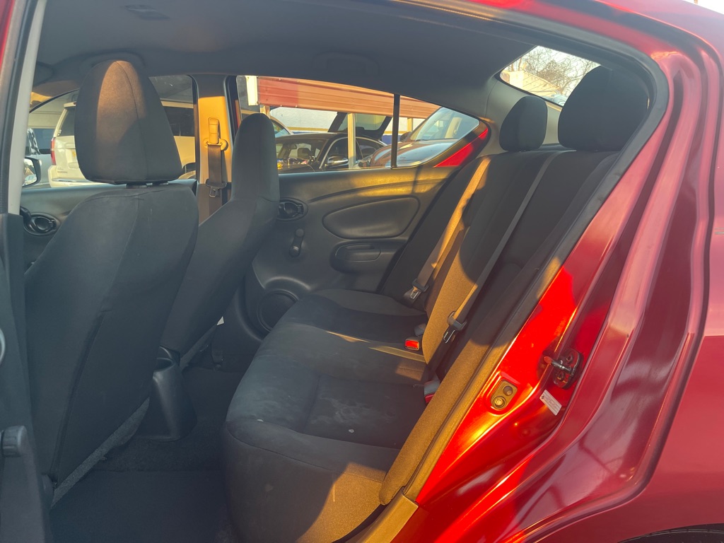 Photo 8 of this NISSAN VERSA