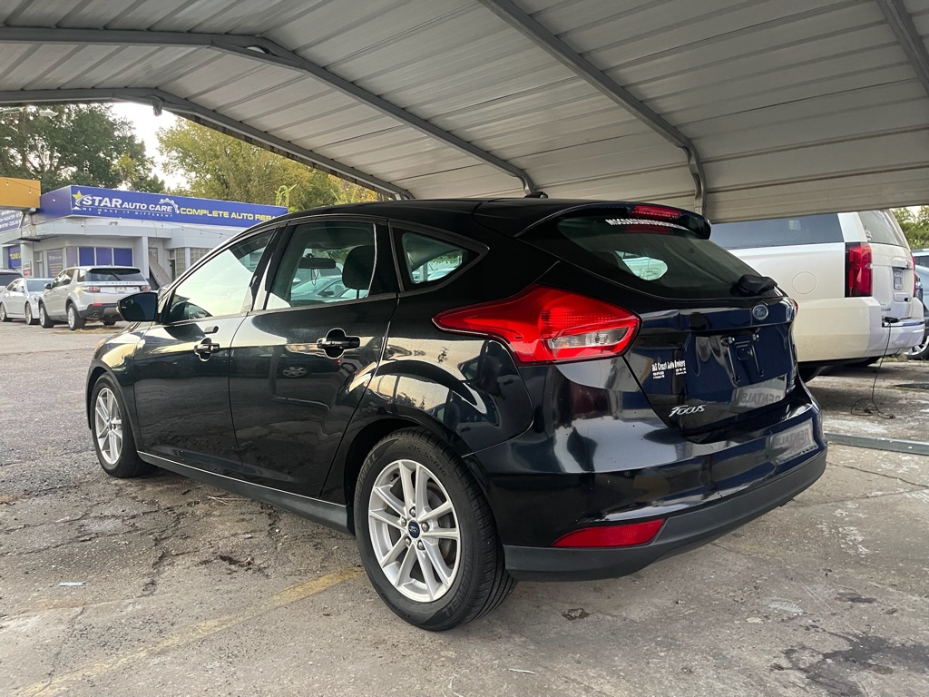 Photo 5 of this FORD FOCUS