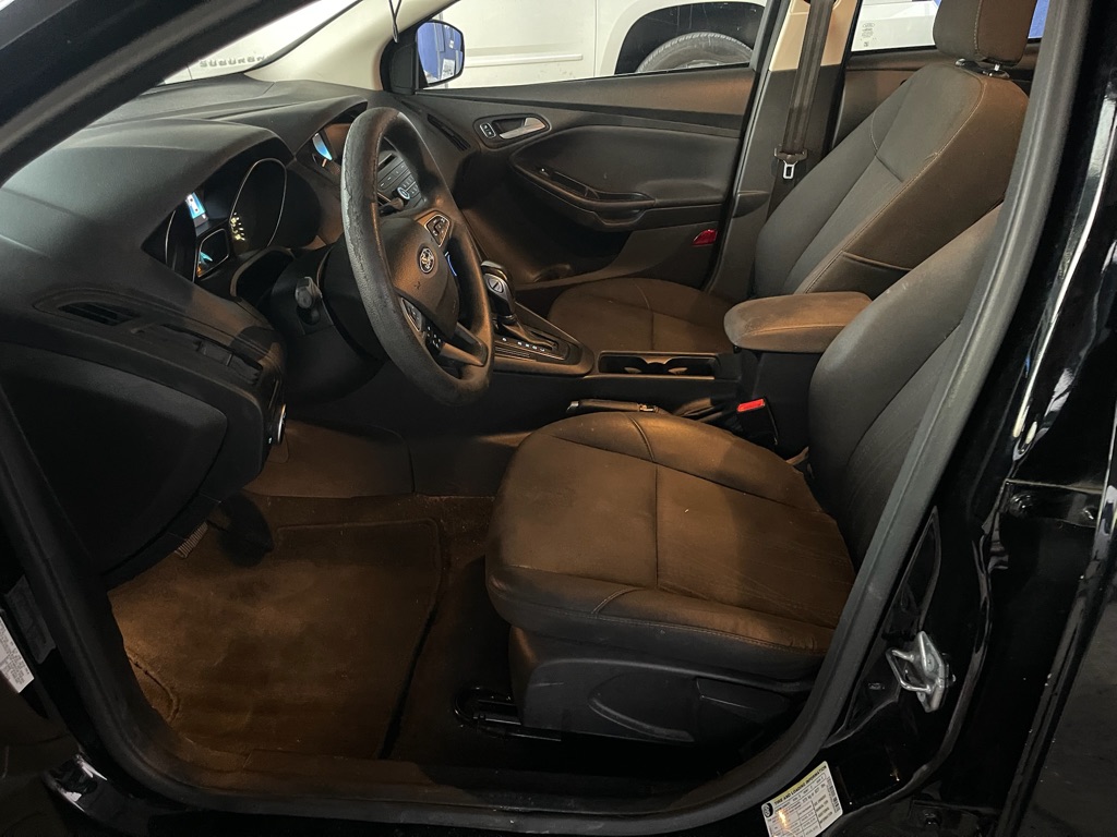 Photo 7 of this FORD FOCUS