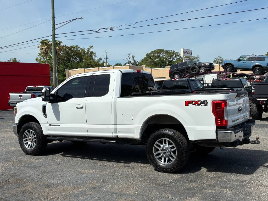 Photo 3 of this FORD F250 SUPER DUTY