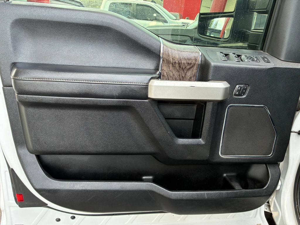 Photo 11 of this FORD F250 SUPER DUTY