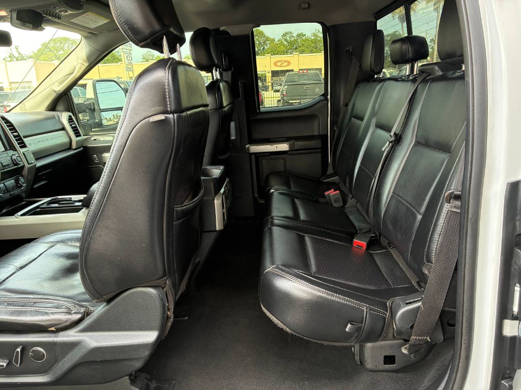 Photo 13 of this FORD F250 SUPER DUTY