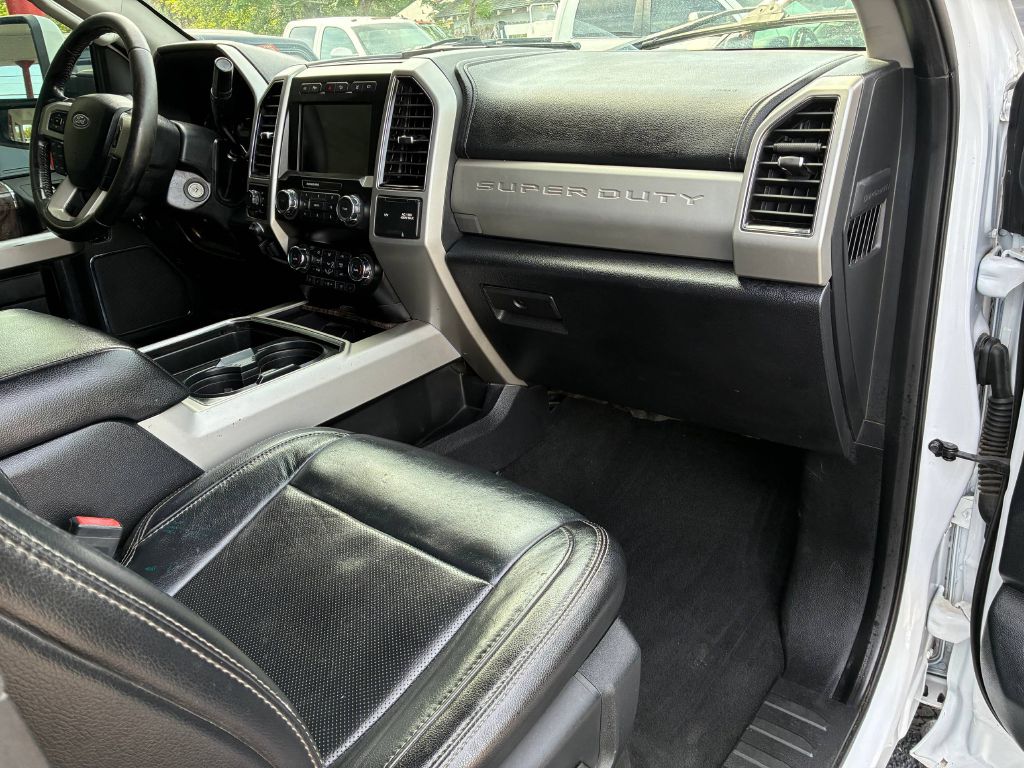 Photo 16 of this FORD F250 SUPER DUTY