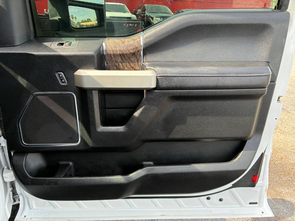 Photo 17 of this FORD F250 SUPER DUTY