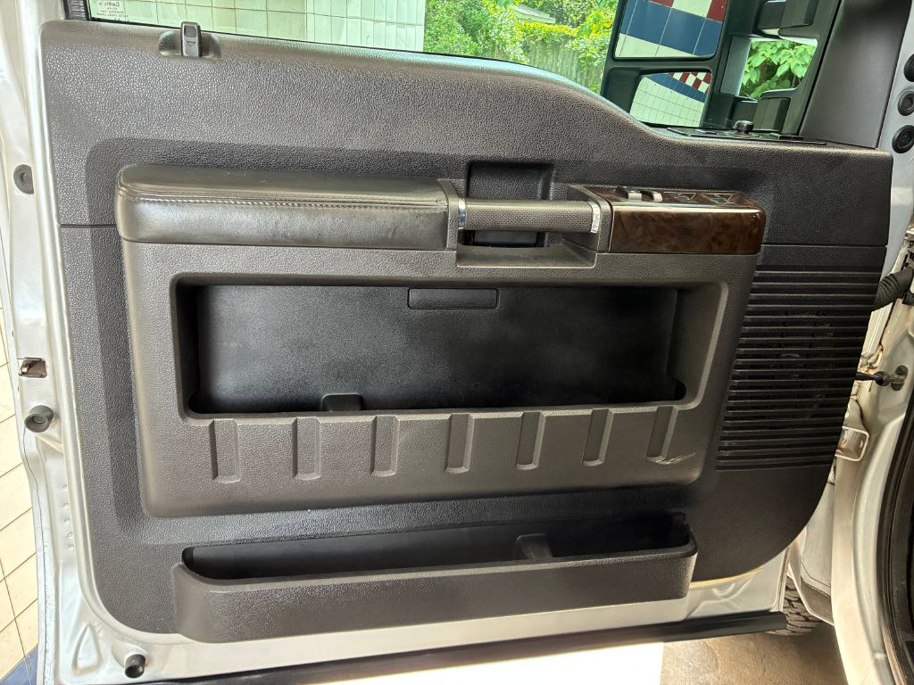 Photo 11 of this FORD F350 SUPER DUTY