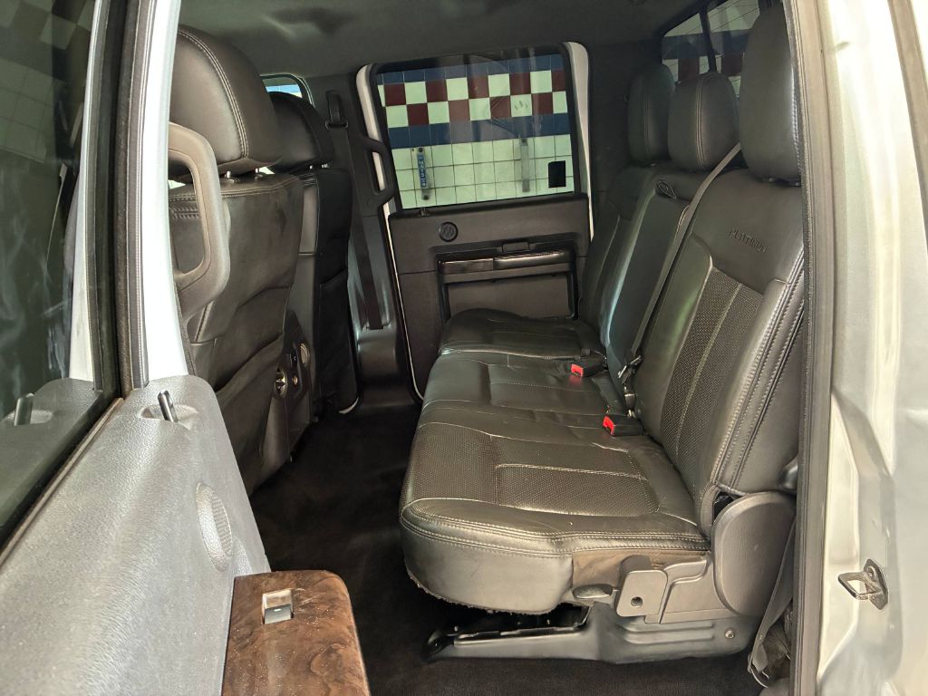 Photo 12 of this FORD F350 SUPER DUTY