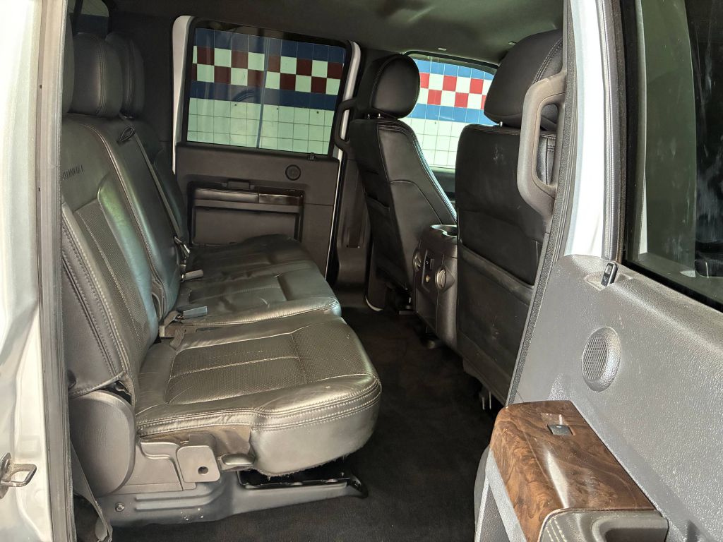 Photo 13 of this FORD F350 SUPER DUTY