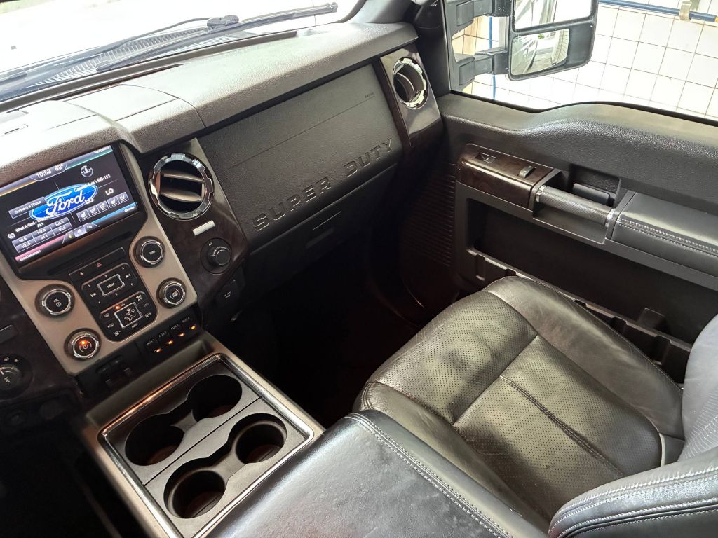 Photo 19 of this FORD F350 SUPER DUTY