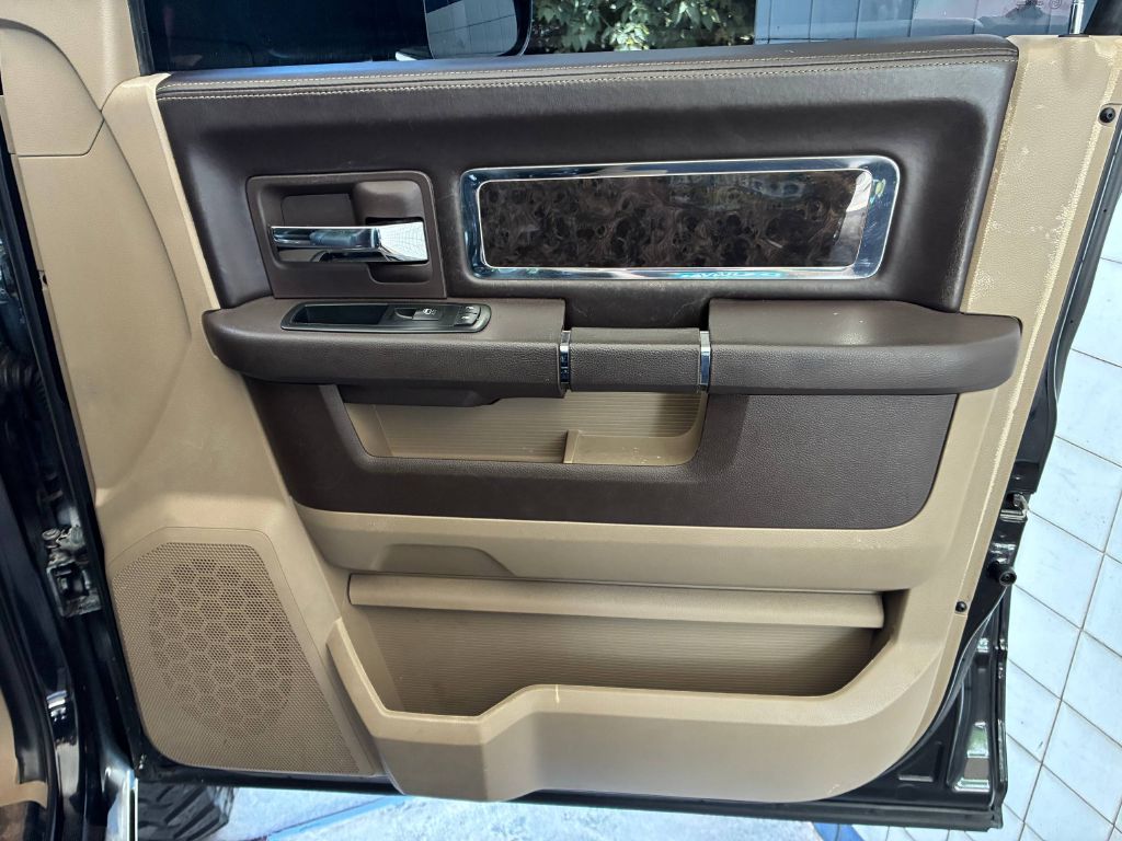 Photo 16 of this DODGE RAM 2500
