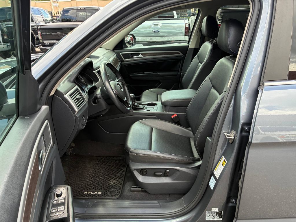 Photo 9 of this VOLKSWAGEN ATLAS