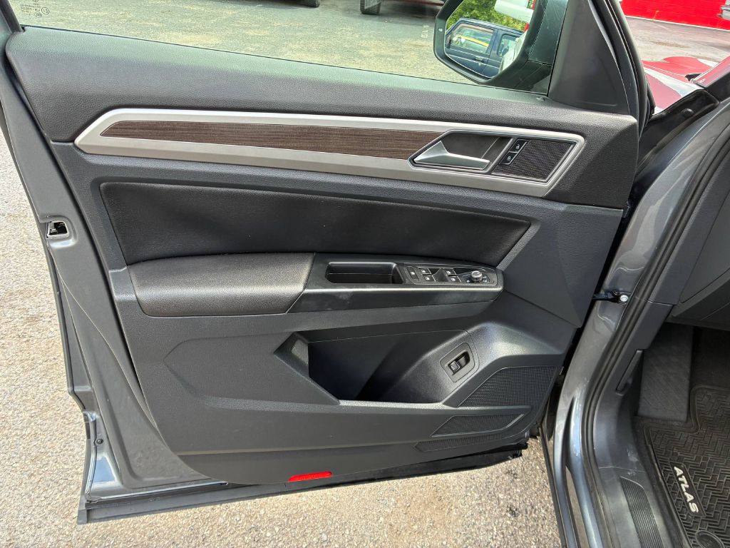 Photo 11 of this VOLKSWAGEN ATLAS