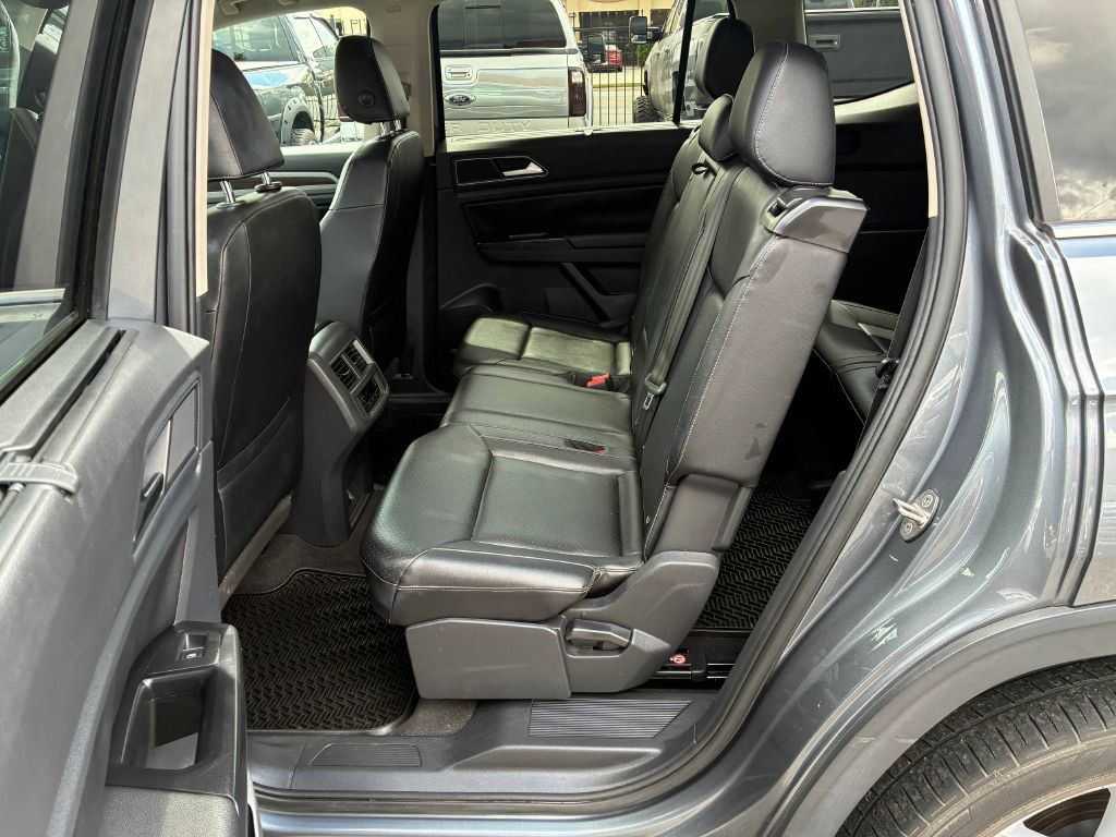 Photo 12 of this VOLKSWAGEN ATLAS