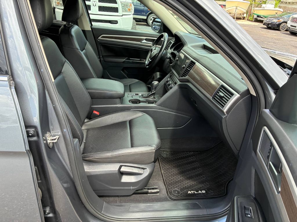 Photo 15 of this VOLKSWAGEN ATLAS