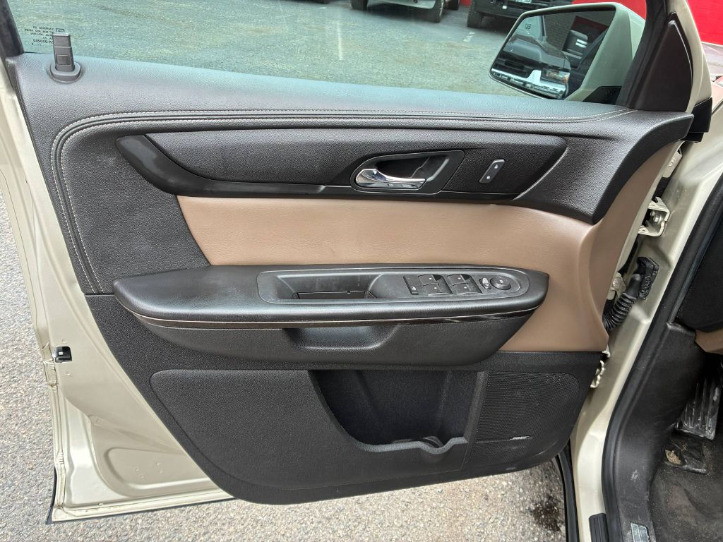 Photo 10 of this GMC ACADIA
