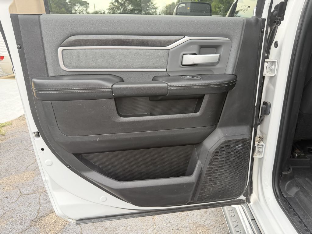 Photo 17 of this RAM 2500