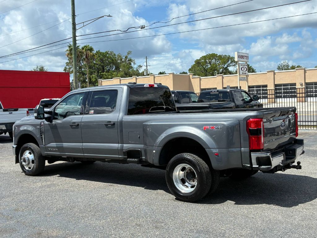 Photo 3 of this FORD F350 SUPER DUTY