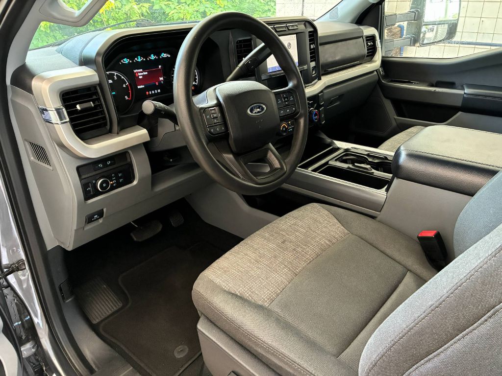 Photo 10 of this FORD F350 SUPER DUTY