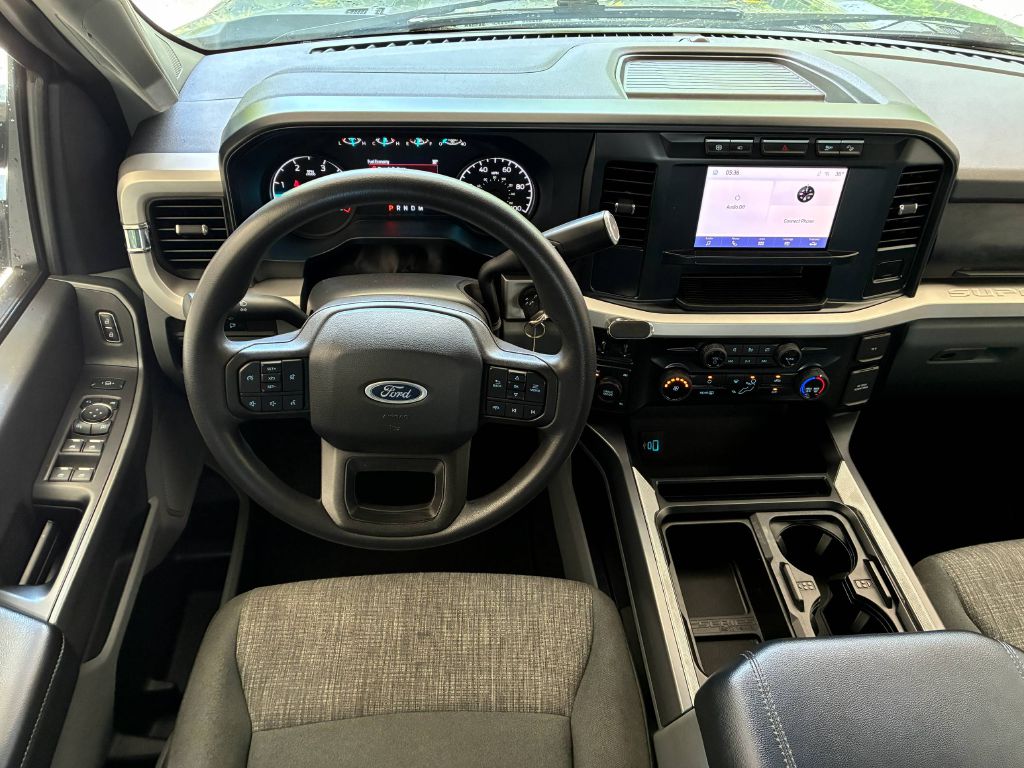 Photo 19 of this FORD F350 SUPER DUTY