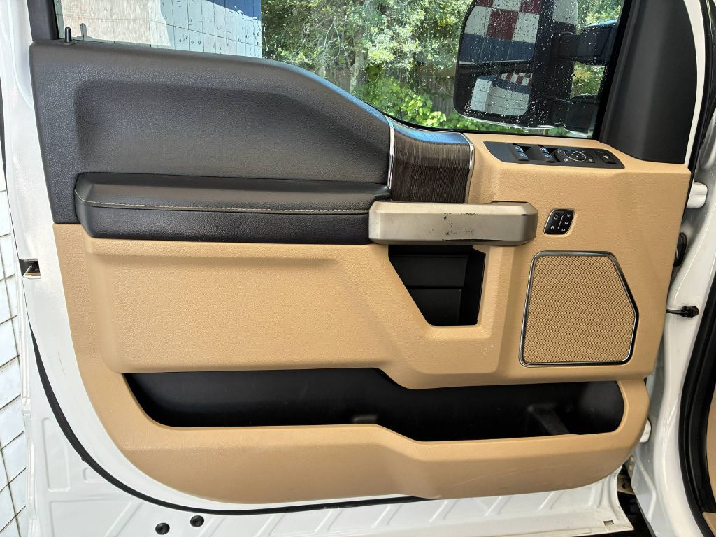 Photo 11 of this FORD F250 SUPER DUTY