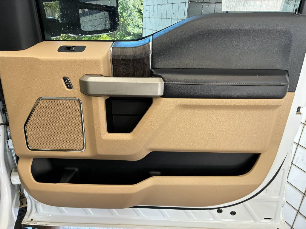 Photo 16 of this FORD F250 SUPER DUTY