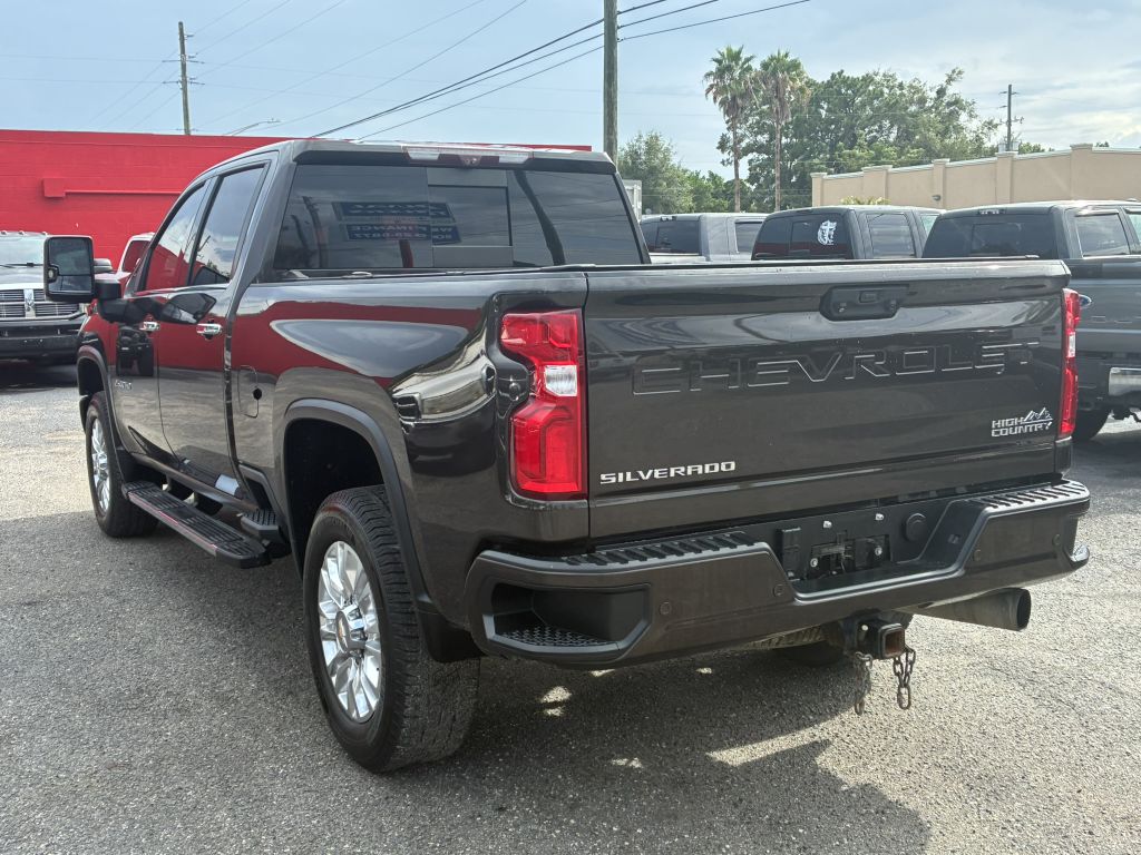 Photo 4 of this CHEVROLET SILVERADO 2500