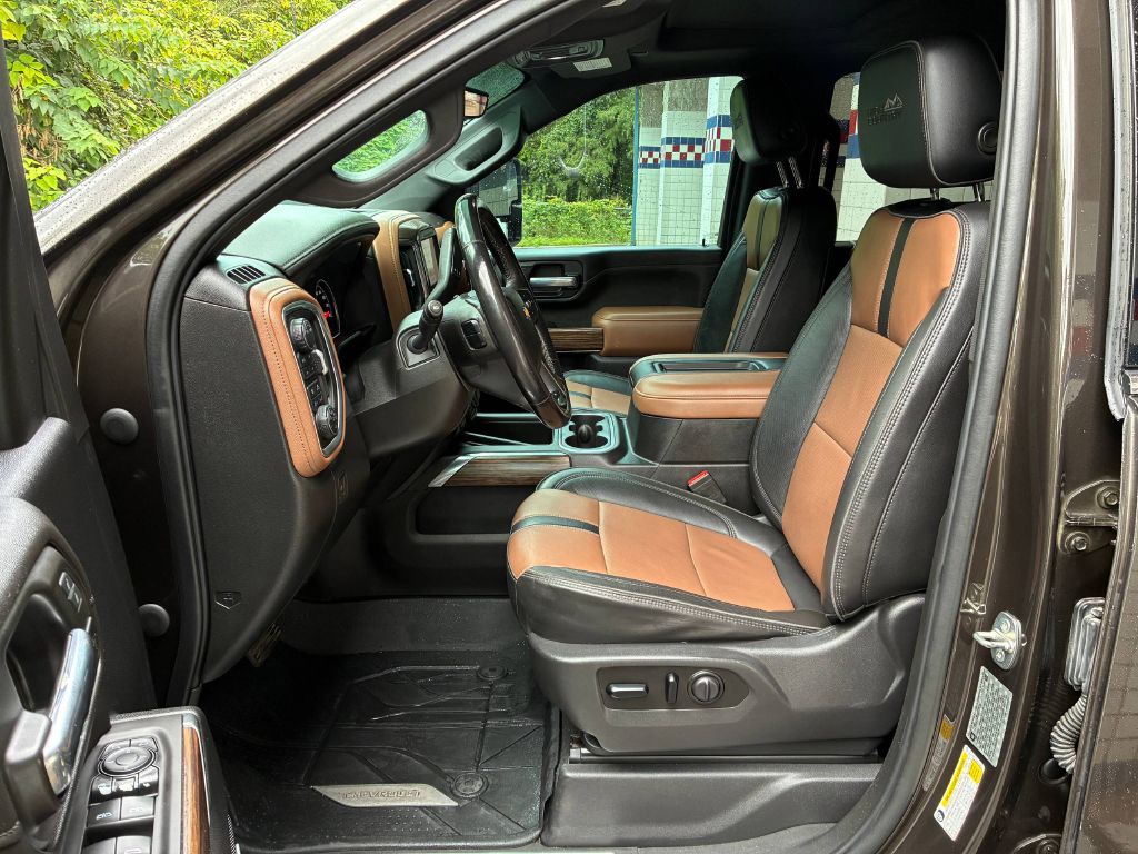 Photo 9 of this CHEVROLET SILVERADO 2500