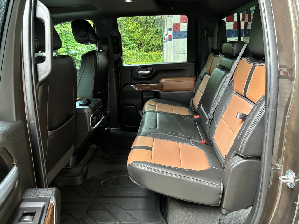 Photo 12 of this CHEVROLET SILVERADO 2500