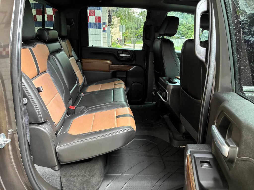 Photo 13 of this CHEVROLET SILVERADO 2500