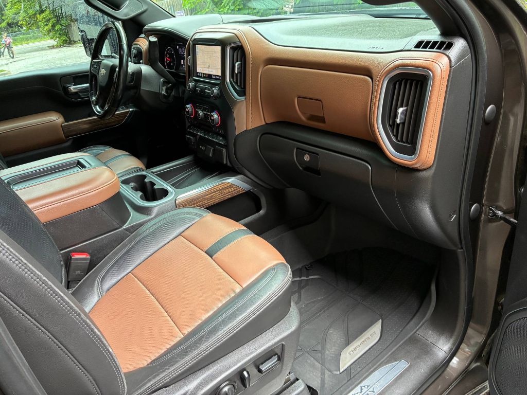 Photo 15 of this CHEVROLET SILVERADO 2500