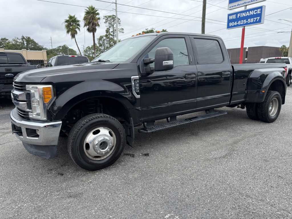 Photo 2 of this FORD F350 SUPER DUTY