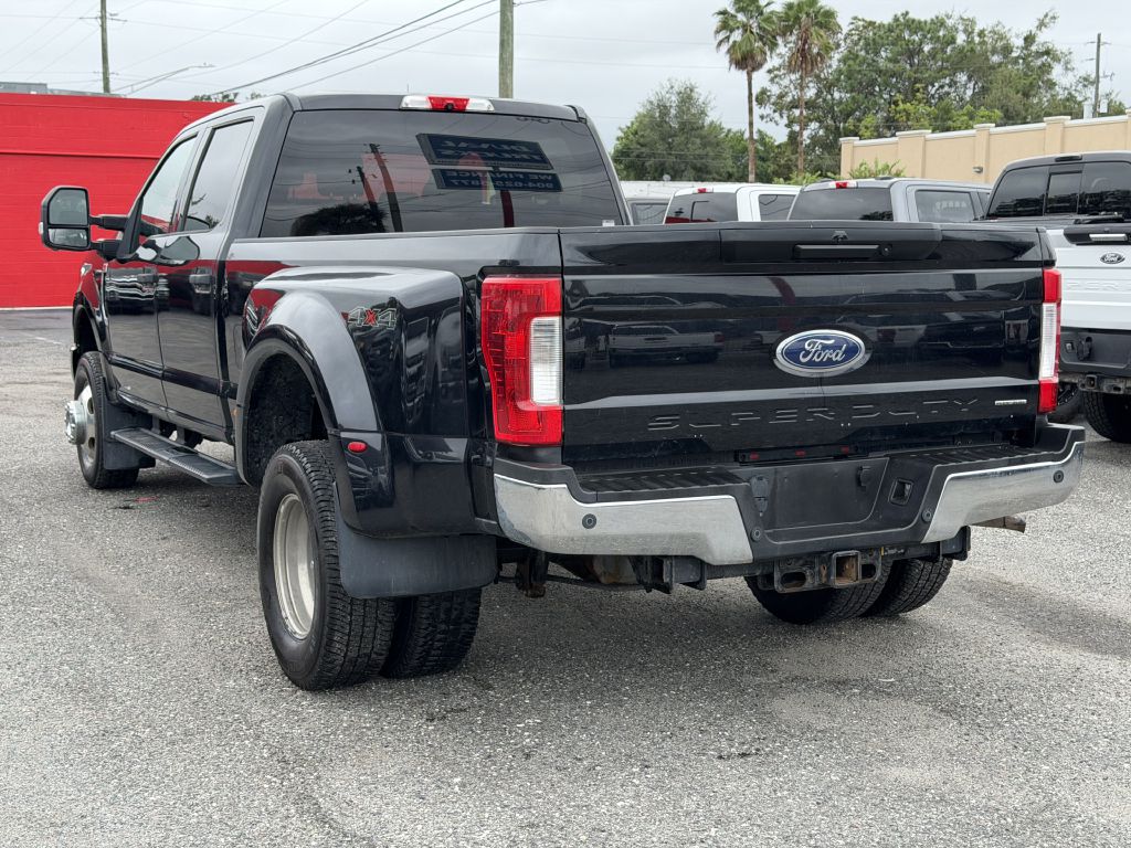 Photo 4 of this FORD F350 SUPER DUTY