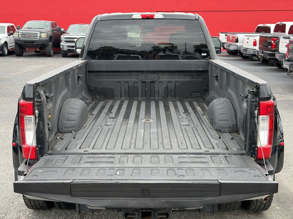 Photo 6 of this FORD F350 SUPER DUTY