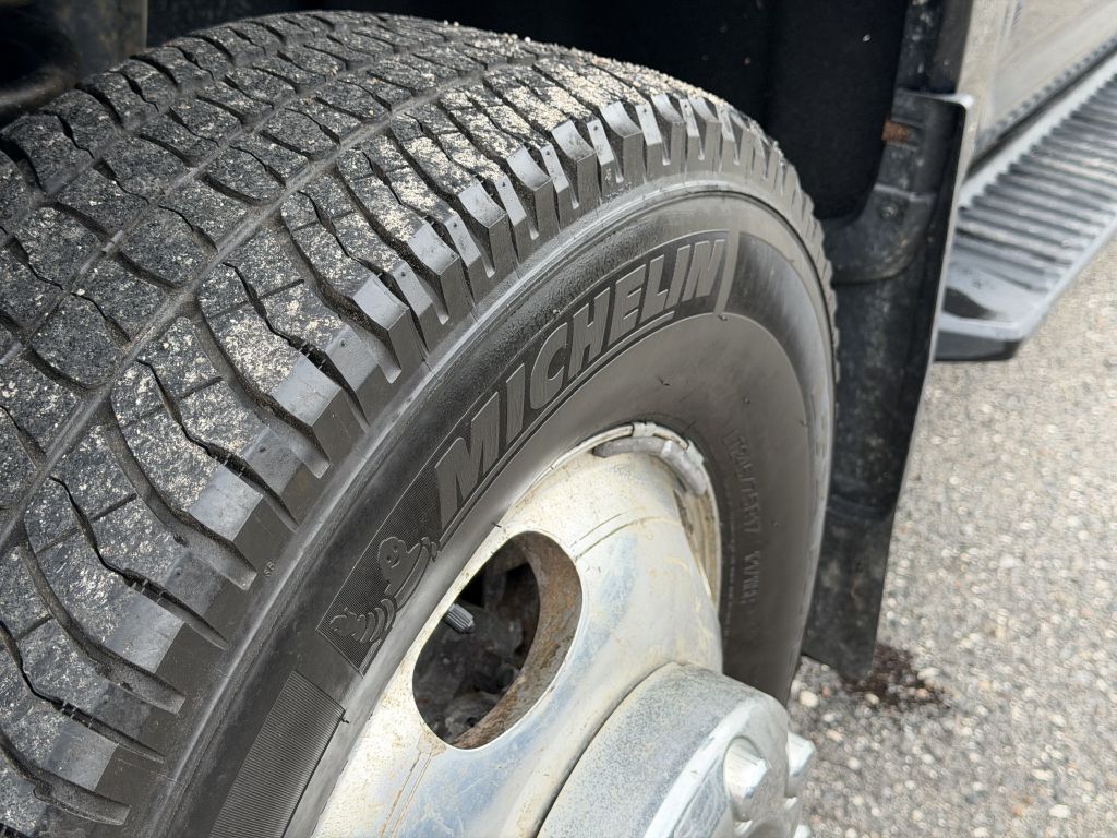 Photo 12 of this FORD F350 SUPER DUTY