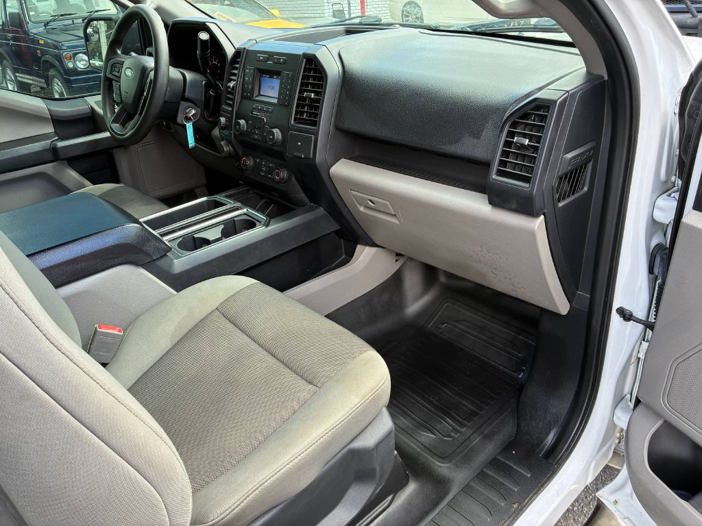 Photo 16 of this FORD F150