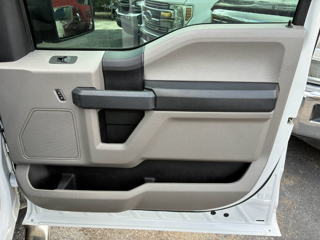 Photo 17 of this FORD F150