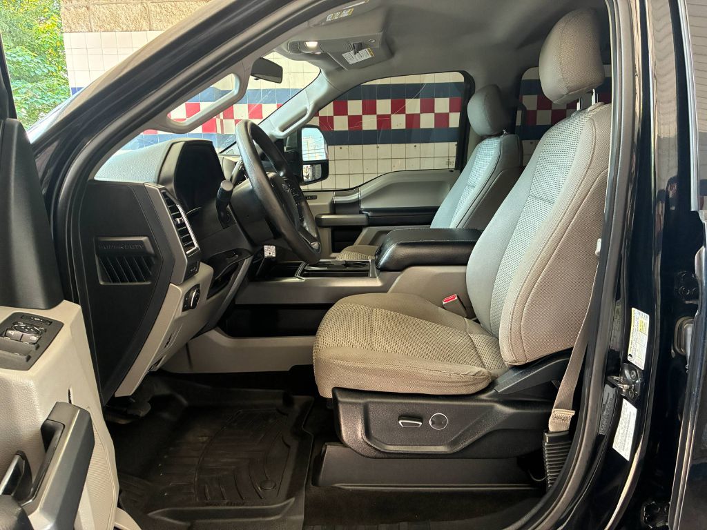 Photo 10 of this FORD F250 SUPER DUTY