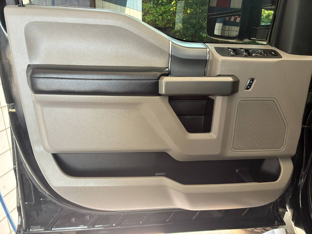 Photo 12 of this FORD F250 SUPER DUTY