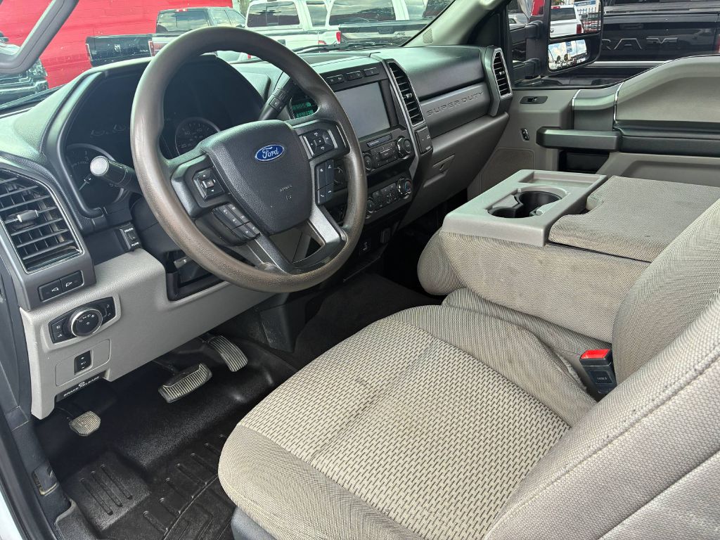 Photo 10 of this FORD F350 SUPER DUTY