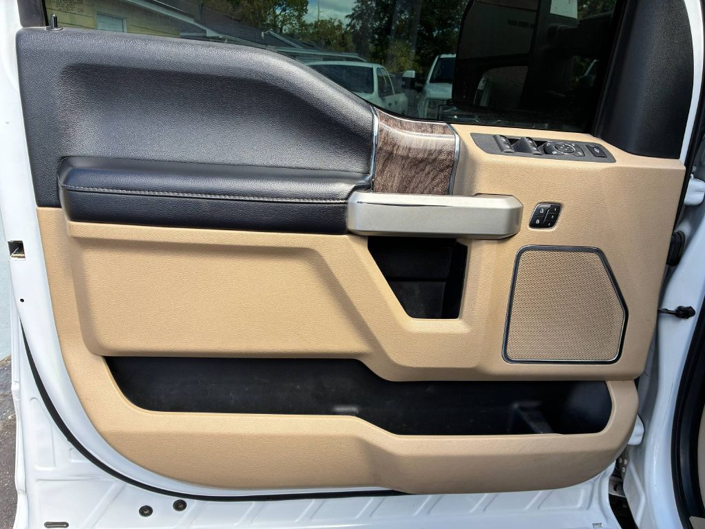 Photo 11 of this FORD F250 SUPER DUTY
