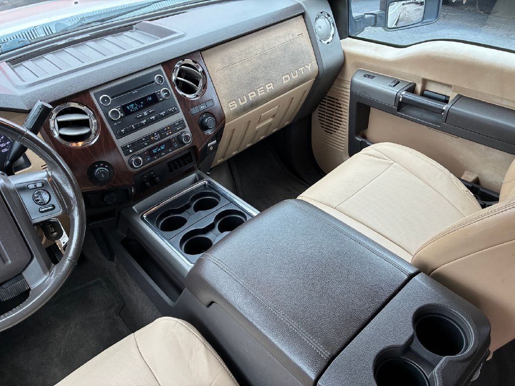 Photo 17 of this FORD F350 SUPER DUTY